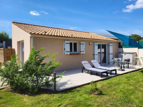 Maison rénovée avec jardin partagé de 2000m² à 1,3 km de la plage Clemenceau, idéale pour 4 personnes - FR-1-426-510